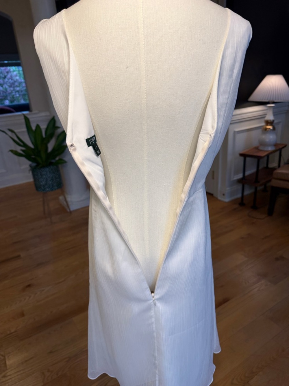 J.Crew Minimalist 2010s White‎ Chiffon V-Neck Dress (VGUC) - Picture 8 of 10